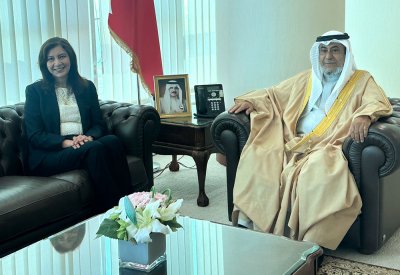 وزير شؤون مجلسي الشورى والنواب يستقبل سفيرة مصر لدى مملكة البحرين