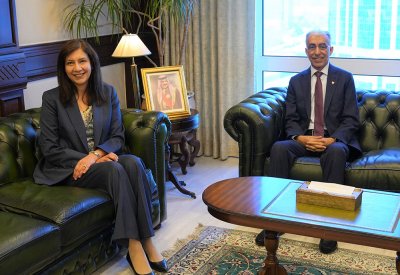 وزير الأشغال يستقبل سفيرة جمهورية مصر العربية لدى مملكة البحرين