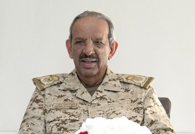 القائد العام لقوة دفاع البحرين يجتمع مع عدد من كبار ضباط قوة دفاع البحرين
