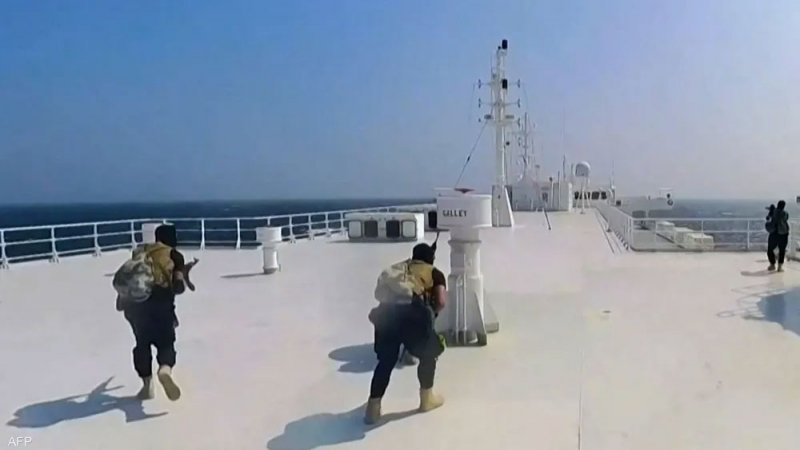 الحوثيون يمهلون الأميركيين والبريطانيين شهرا لمغادرة اليمن
