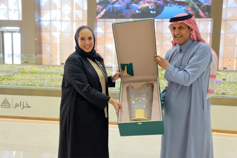 وزيرة "الإسكان" تطلع على تجارب مشاريع ضاحية خزام بالرياض
