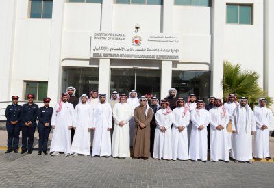 رئيس الإنتربول يزور الإدارة العامة لتنفيذ الأحكام والإدارة العامة لمكافحة الفساد والأمن الاقتصادي والإلكتروني