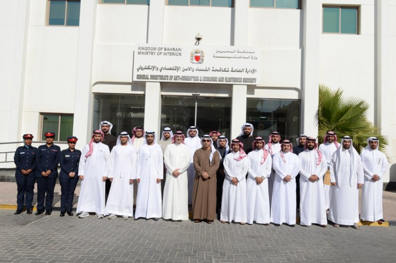 رئيس الإنتربول يزور الإدارة العامة لتنفيذ الأحكام والإدارة العامة لمكافحة الفساد والأمن الاقتصادي والإلكتروني