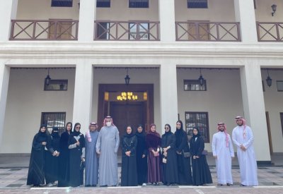 طلبة التدريب بالقضاء العسكري بقوة الدفاع يزورون المحكمة الدستورية