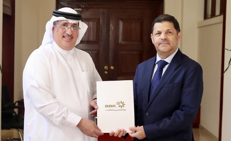 الشيخ محمد بن عيسى ينوه بدور الجهات الراعية لبرنامج ولي العهد للمنح الدراسية العالمية
