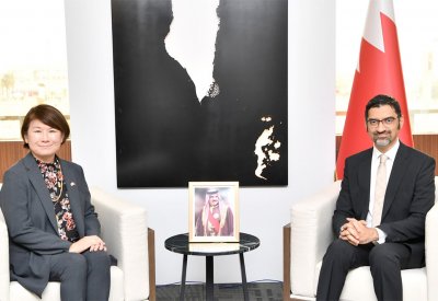 وزير شؤون البلديات والزراعة يستقبل سفيرة اليابان لدى مملكة البحرين بمناسبة تعيينها