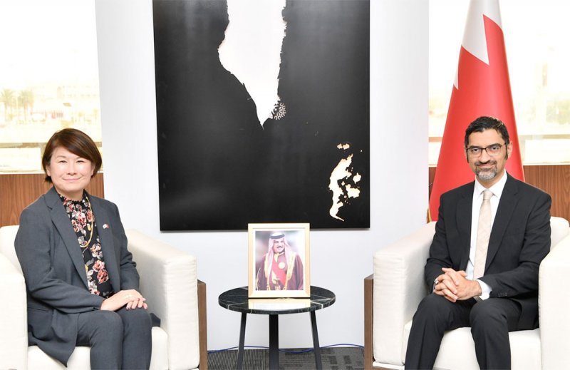 وزير شؤون البلديات والزراعة يستقبل سفيرة اليابان لدى مملكة البحرين بمناسبة تعيينها