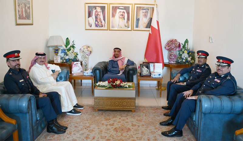 محافظ المحرق يستقبل مدير عام مديرية شرطة محافظة المحرق ويشيد بدور المديرية في حفظ الأمن والنظام