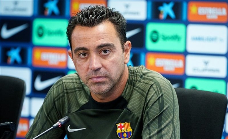 تشافي يعلن رحيله عن تدريب برشلونة بنهاية الموسم