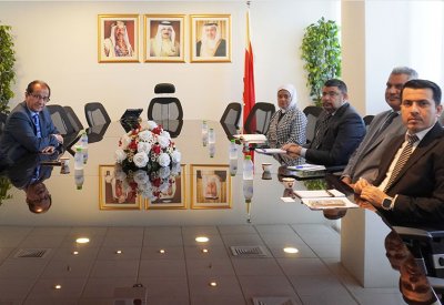 وزير شؤون الكهرباء والماء يجتمع مع رئيس لجنة الصناعة والطاقة بغرفة تجارة وصناعة البحرين