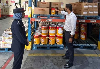 "الدفاع المدني": زيارات دورية تفقدية للمواقع الصناعية ذات الأنشطة الكيميائية