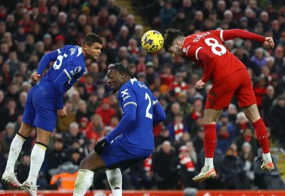 ليفربول يسحق تشيلسي برباعية.. ويحلّق بصدارة الدوري الإنجليزي