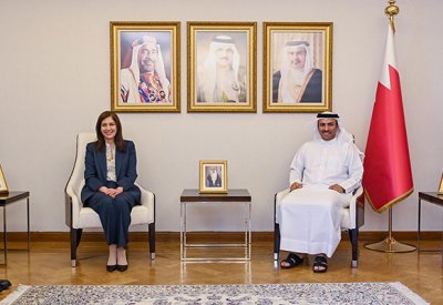 وزير الإعلام يستقبل سفيرة جمهورية مصر العربية لدى مملكة البحرين