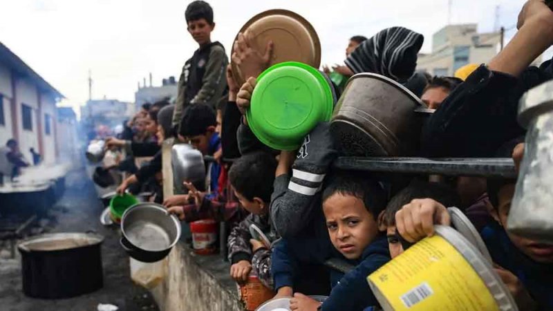 إسرائيل توزع المساعدات في غزة بدل الأونروا.. نتنياهو يخطط