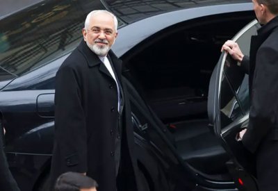 لتفادي ضربات أميركية.. طهران تتأهب وخامنئي يستنجد بظريف