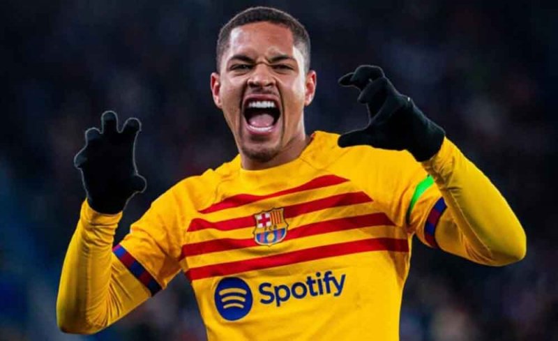 برشلونة يهزم ألافيس بثلاثية في الدوري الإسباني