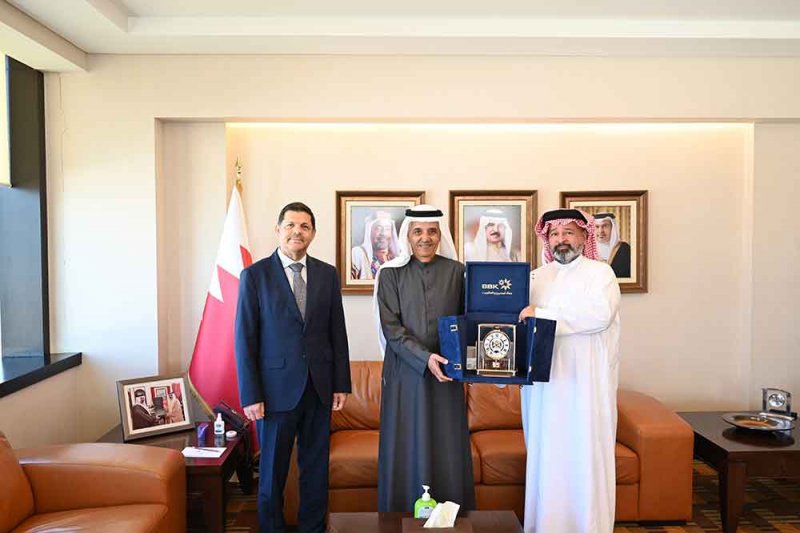 رئيس "ديوان الرقابة" يستقبل رئيس مجلس الإدارة والرئيس التنفيذي لبنك البحرين والكويت