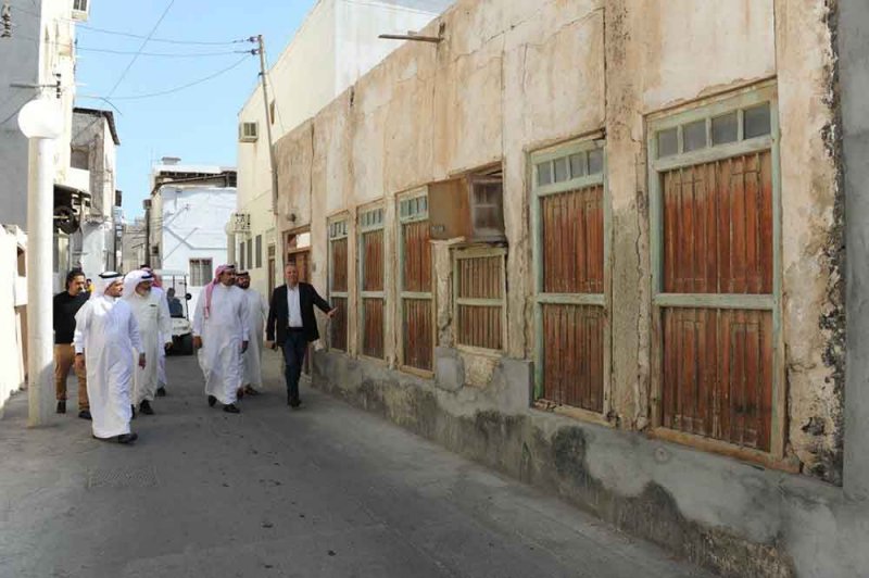 النعار والقلاف يطلعان على مسار اللؤلؤ بقيادة محمد بن خليفة