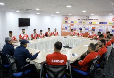 الحلواجي يلتقي منتخب شباب الطائرة ويطلع على تحضيراتهم للإستحقاقات القادمة