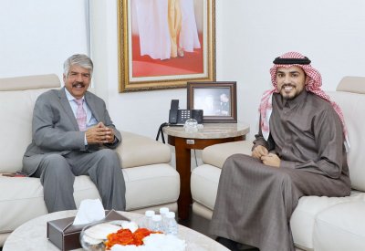 الشيخ علي بن خليفة آل خليفة يلتقي الدكتور مصطفى السيد ويشيد بالجهود الطيبة التي بذلها في المؤسسة الملكية للأعمال الإنسانية