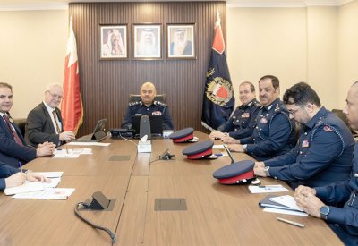 رئيس الأمن العام يستقبل نائب رئيس جامعة هيدرسفيلد البريطانية