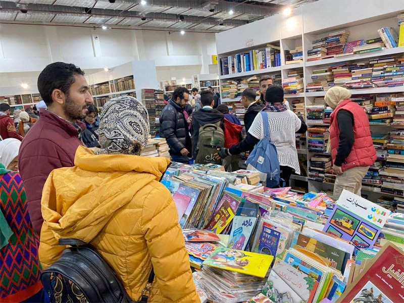 "القاهرة للكتاب" يحضر بقوة عبر منصات التواصل