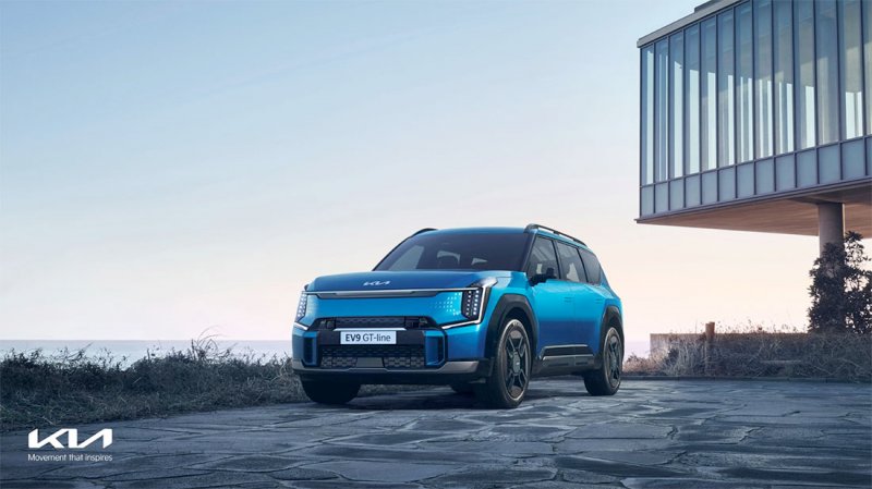 EV9 تفوز بجوائز أفضل سيارة في العالم للسيدات