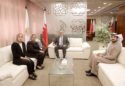 رئيس جامعة البحرين يستقبل عدداً من المتأهلين للمرحلة النهائية من المشروع الوطني "لامع"