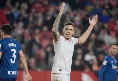 تصرف "فاحش" في حق لاعب إشبيلية.. الاتحاد الإسباني يتحرك