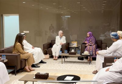 وزيرة شؤون الشباب تبحث التعاون مع وزيرة التعليم العالي والبحث العلمي والابتكار العمانية