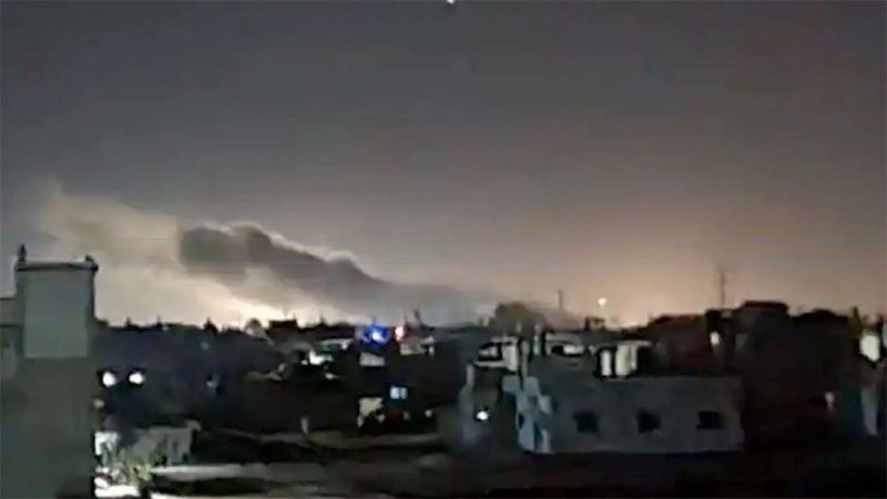 قتلى وجرحى بقصف إسرائيلي على حمص وريفها