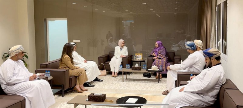 وزيرة شؤون الشباب تبحث التعاون مع وزيرة التعليم العالي والبحث العلمي والابتكار العمانية