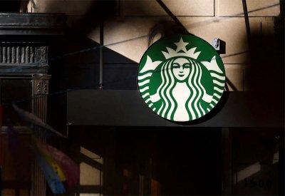 أبوللو تجري محادثات لشراء حصة في امتياز ستاربكس من "الشايع"