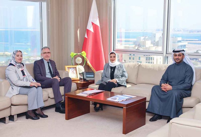 الأمين العام للتظلمات تلتقي سفير المملكة المغربية في البحرين