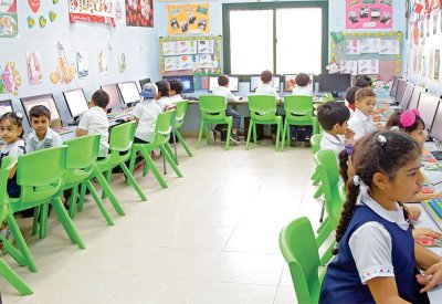 الحكومة: برامج متعددة لتحسين رواتب عاملات المقصف ورياض الأطفال والحراس