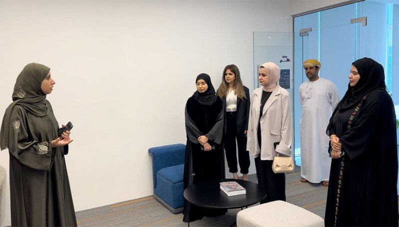 وزيرة شؤون الشباب تزور مركز الشباب في سلطنة عُمان
