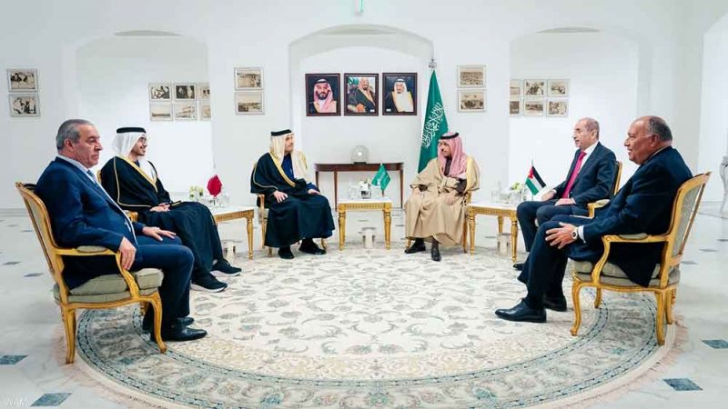 الإمارات تدعو إلى تكثيف الجهود لمنع اتساع الصراع بالمنطقة