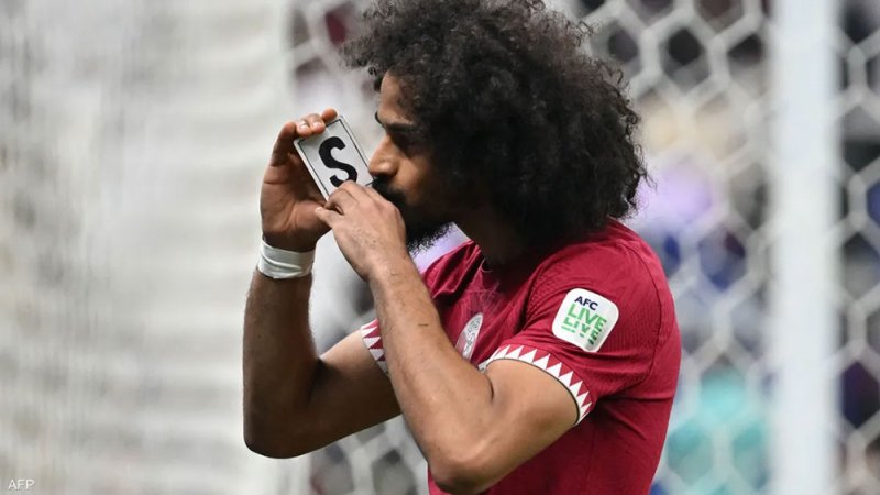 أكرم عفيف يكشف سبب احتفاله الطريف بأهدافه في مرمى الأردن