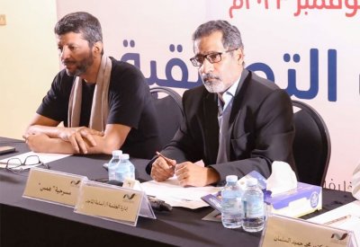 الزميل الماجد يدير ندوة عن المسرح البحريني بالشارقة
