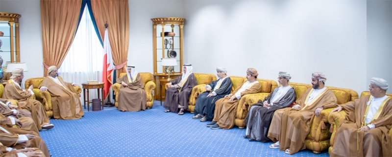 معالي الشيخ خالد بن عبد الله: العلاقات البحرينية العمانية هيأت أرضية تجسد رؤى قيادتي البلدين وتطلعات شعبيهما للعمل المشترك
