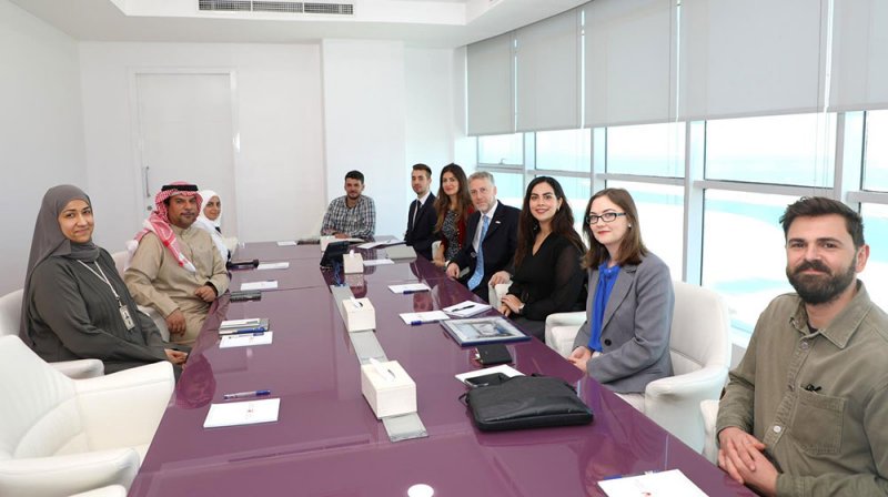وزير النفط والبيئة يستقبل سفير المملكة المتحدة لدى مملكة البحرين ووفدًا من مركز "سيفاس"