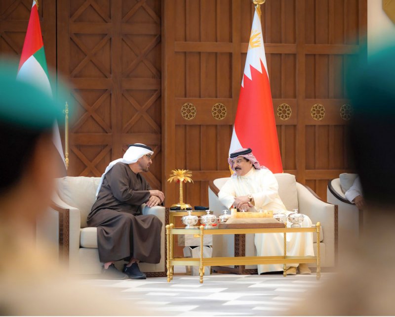 جلالة الملك المعظم القائد الأعلى للقوات المسلحة يتفضل وسمو رئيس دولة الإمارات العربية المتحدة بزيارة قيادة الحرس الملكي