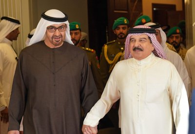 جلالة الملك المعظم في مقدمة مودعي سمو رئيس دولة الإمارات العربية المتحدة لدى مغادرته البلاد