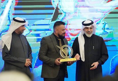 الملتقى الإعلامي العربي يكرم منذر رياحنه
