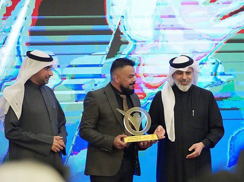 الملتقى الإعلامي العربي يكرم منذر رياحنه