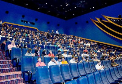 تناقص أعداد الخليجيين يضعف دور السينما في البحرين