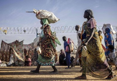 لاجئون سودانيون يواجهون انتظاراً مرهِقاً في مخيمات مكتظة بجنوب السودان