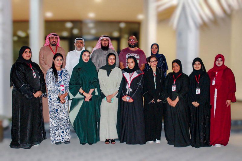 مجلس المحرق البلدي يعرف الطلبة بأهمية "الاتصال الفعال"