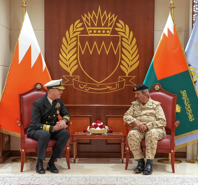 القائد العام لقوة دفاع البحرين يستقبل قائد القوات البحرية بالقيادة المركزية الأمريكية قائد الأسطول الخامس