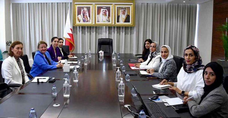 وزيرة الصحة تستقبل سفيرة الجمهورية التركية لدى مملكة البحرين 